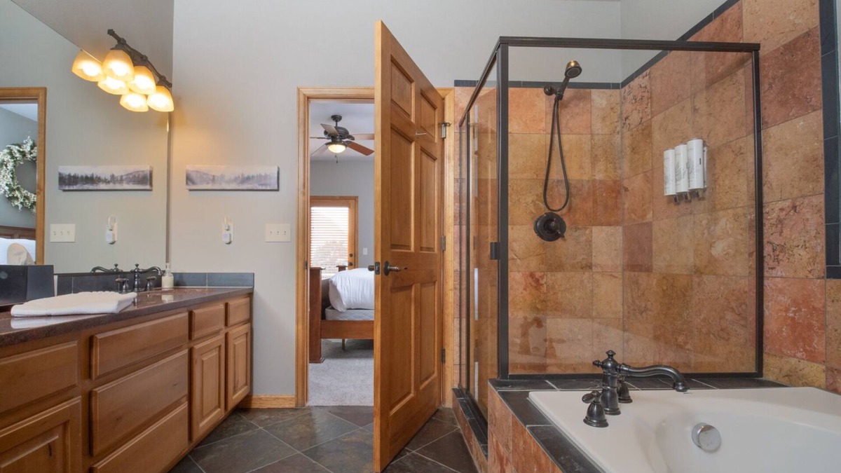 Stanley Hills Condo | Stunning 4-bedroom condo with breathtaking mountain views, master suite