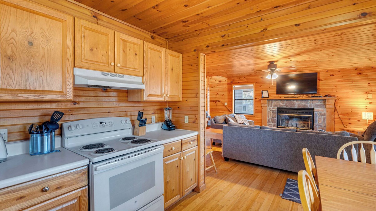 Celina Cabin | Stunning 4 Bedroom Chalet .5 Miles from Dale Hollow Lake
