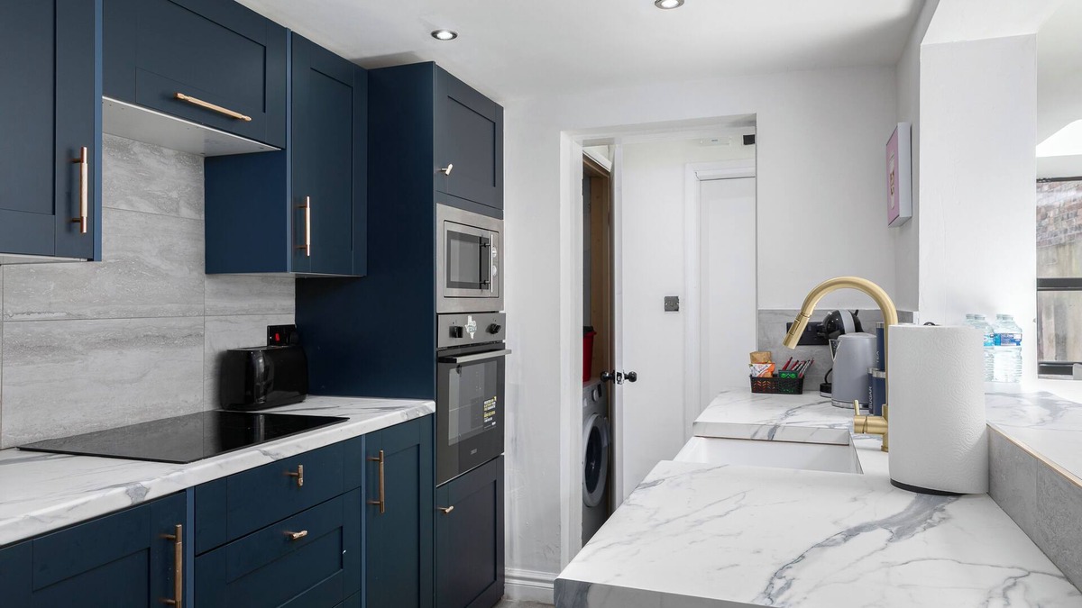 Woodside House | Stunning 4-Bedroom House close to London Bridge and Crystal Palace FC Stadium.