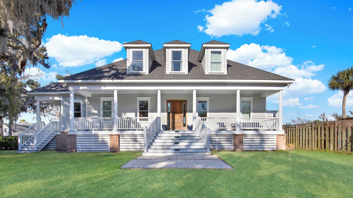 Whitemarsh Island House | Stunning 4-bedroom water front home on Whitemarsh Island