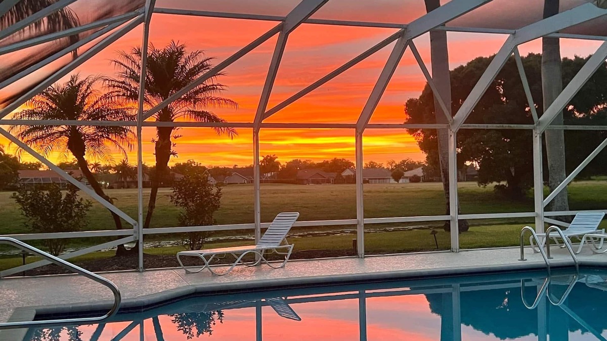 Greenview Shores House | Stunning 4 BR Pool Home Close to Horse Shows and Polo! Weekly rental.