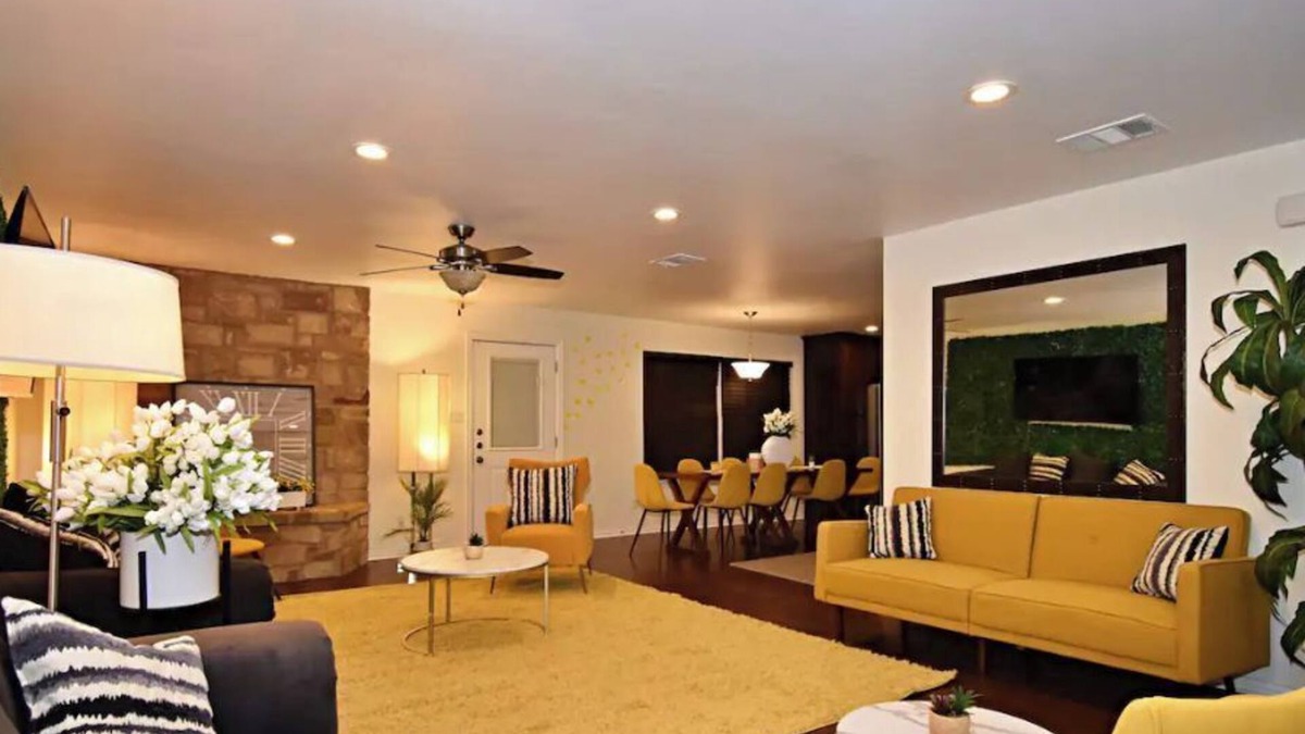 Round Rock House | Stunning 4BR 2BA Sleeps 12 in the Heart of Round Rock
