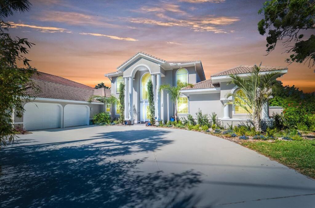 Ormond Beach House | Stunning 4BR Luxurious Home on River!