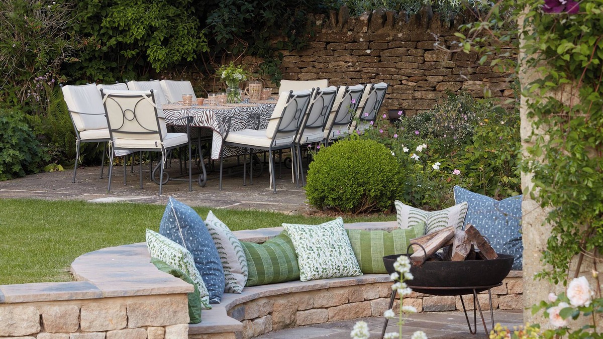 Burford House | Stunning 5 bedroomed Cotswold family house near Burford!