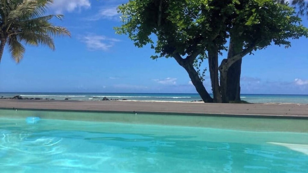 Pointe aux Biches Villa | Stunning 5-Star Beachfront Villa | Direct Pool & Beach Access | Daily Service