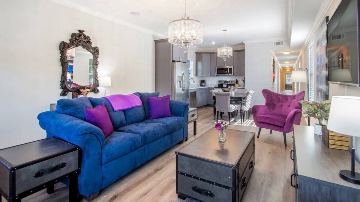 Tulane - Gravier Condo | **STUNNING 5BR for Fabulous Social Distancing**