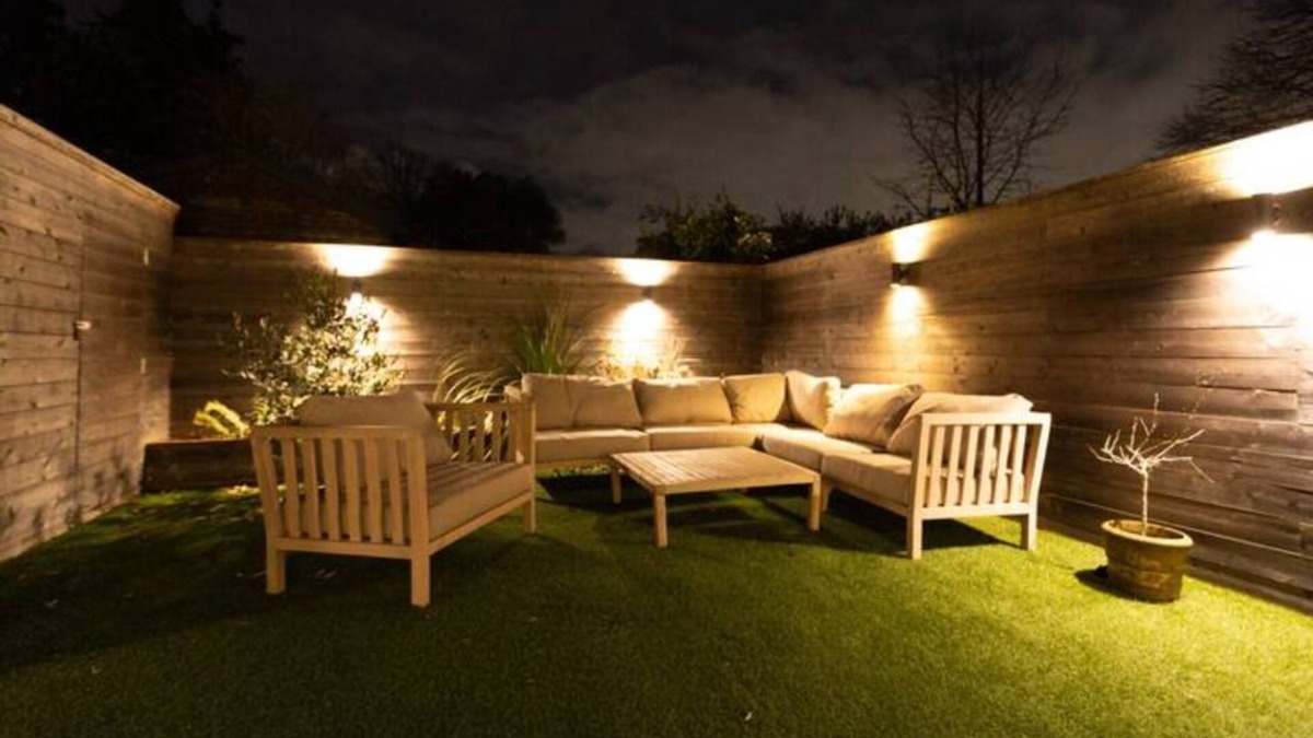 St. Margarets and North Twickenham House | Stunning 5BR Home, SW London, 5 min Twickenham St.