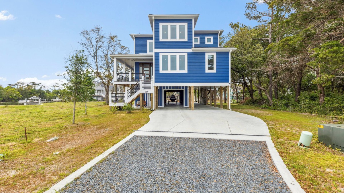 Long Beach House | Stunning 5Br Retreat Tucked on the Davis Canal on Oak Island - Sleeps 14!