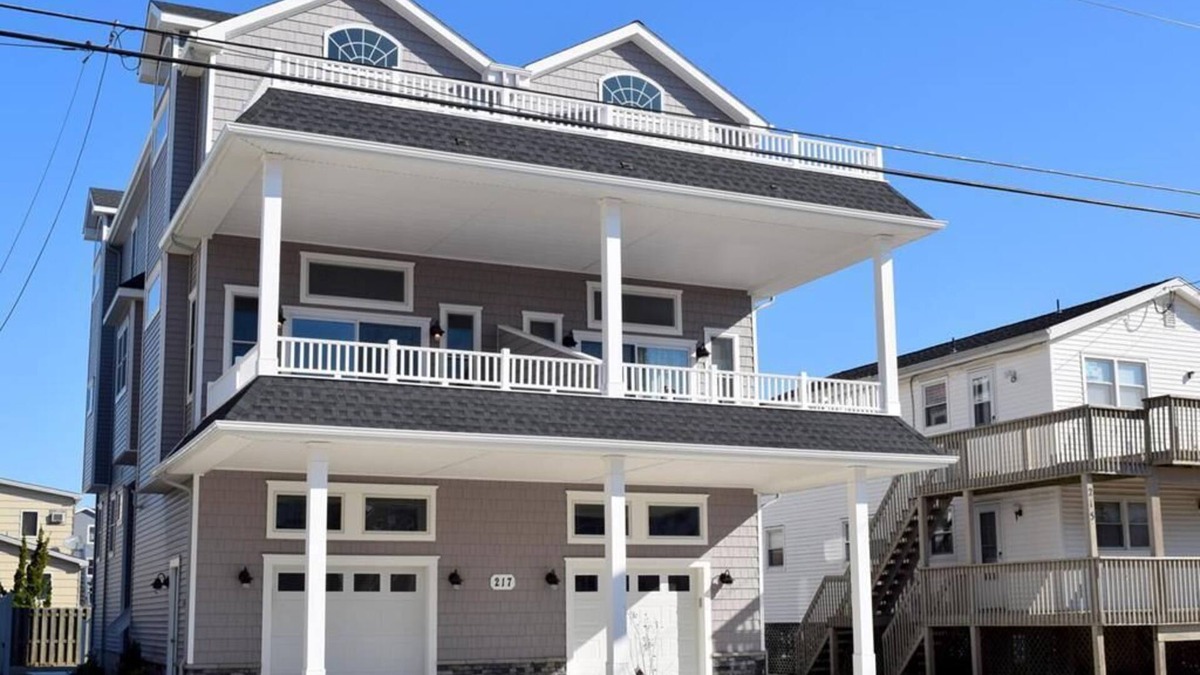 Sea Isle City Condo | Stunning 6 Bedroom Within Walking Distance to Heart of Sea Isle