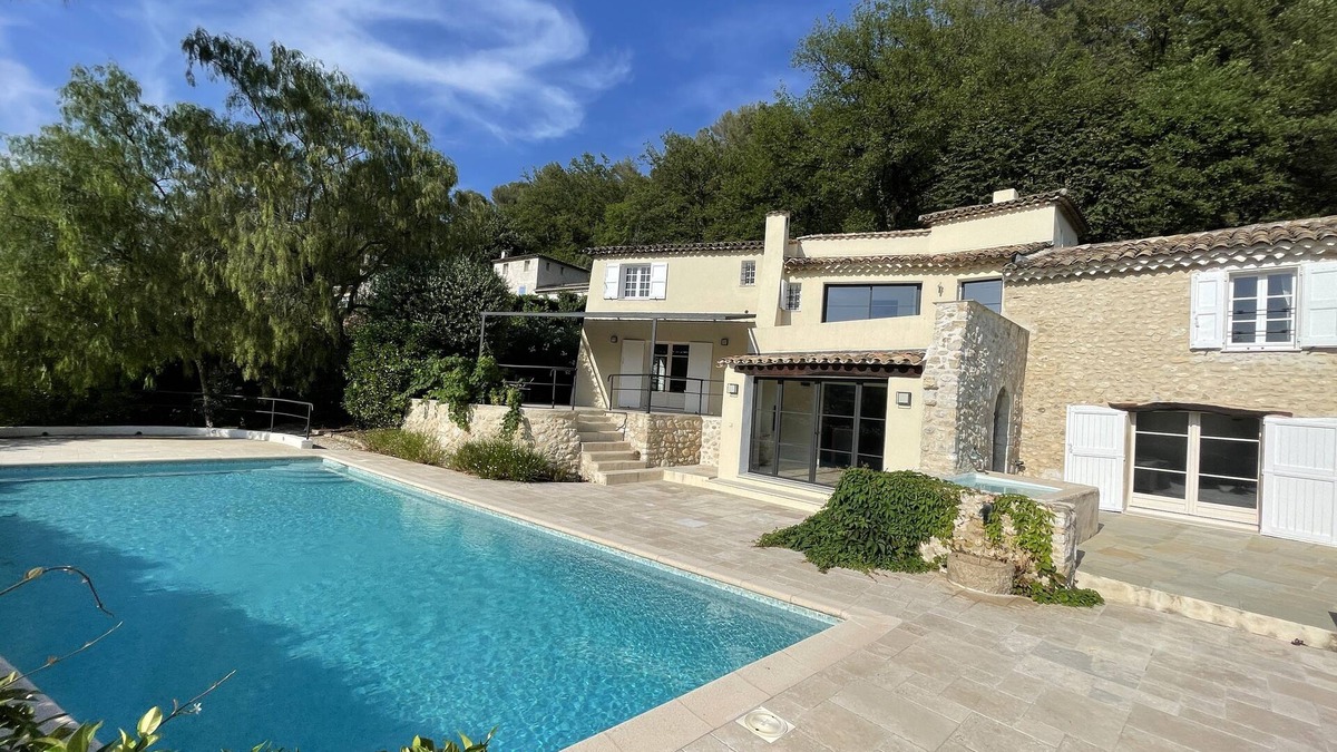 Saint-Paul-de-Vence Villa | Stunning 6 Bedroom Renovated Villa in Saint Paul de Vence