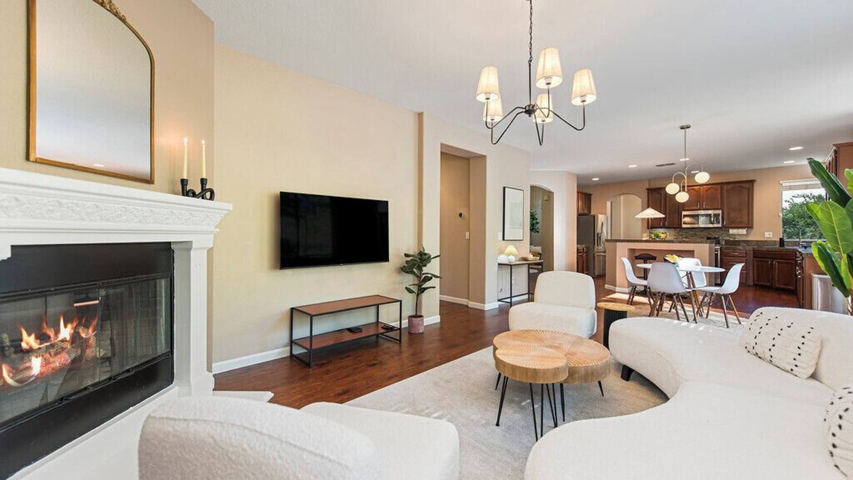 El Dorado Hills House | Stunning and Modern 5-Bedroom House in Prestigious Serrano Community