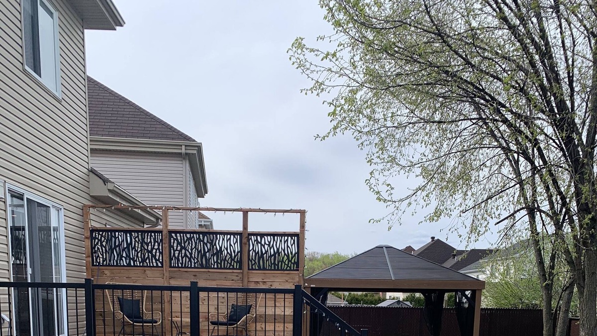 Vaudreuil House | Stunning and spacious house with Spa+ Heated Pool!