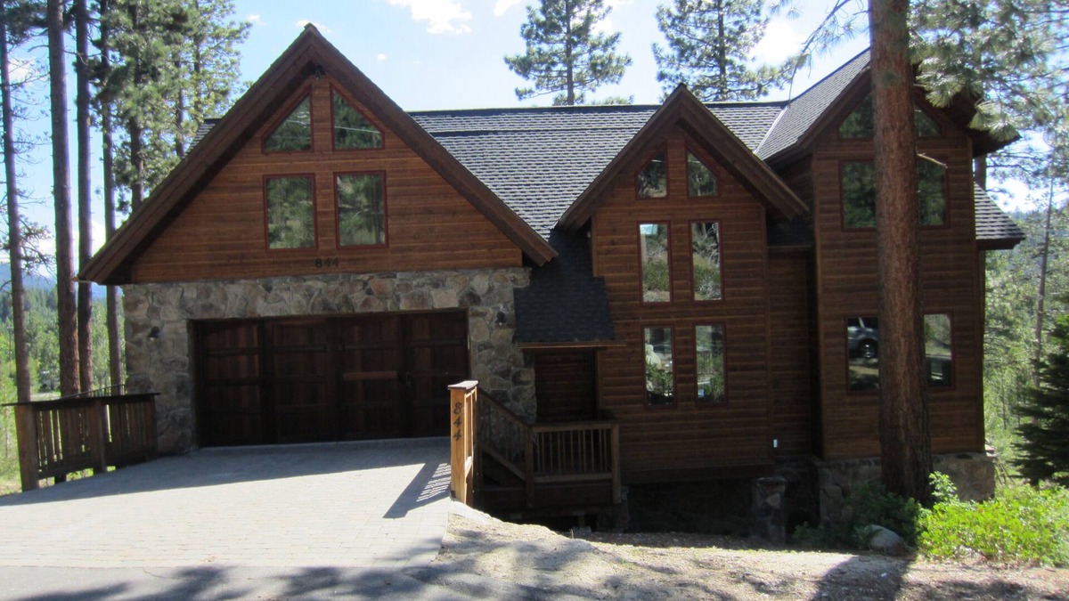 Pioneer Trail House | Stunning and spacious luxury home! Beautiful views and lots to do