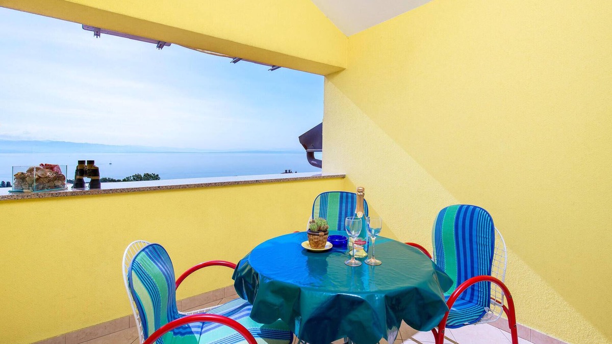 Opric Apartment | Stunning apartment in Opatija with WiFi