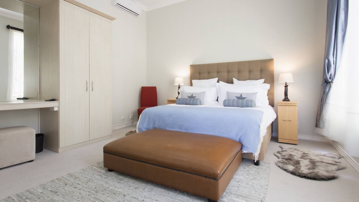 Franschhoek Apartment | STUNNING APARTMENT -FRANSCHHOEK PENTHOUSE