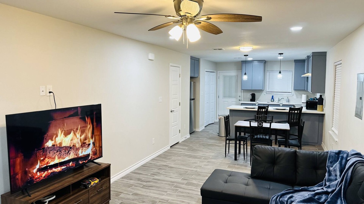Brownsville Condo | Stunning Apt/Free parking/Wi-Fi