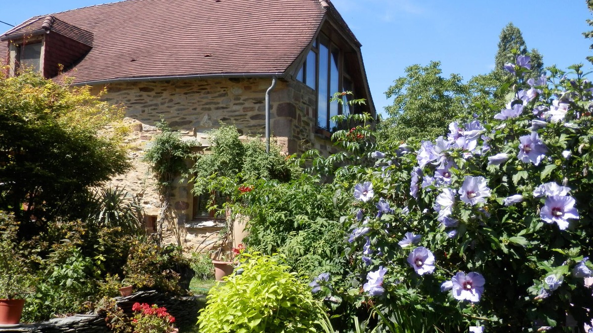 Villac Bed & Breakfast | Stunning barn bnb for activity holiday stops or wellbeing breaks | Dordogne
