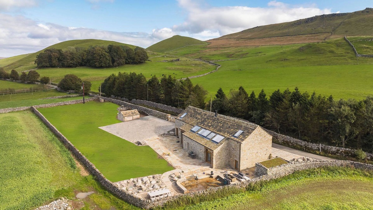 Skipton House | Stunning Barn Conversion in the heart of Yorkshire Dales