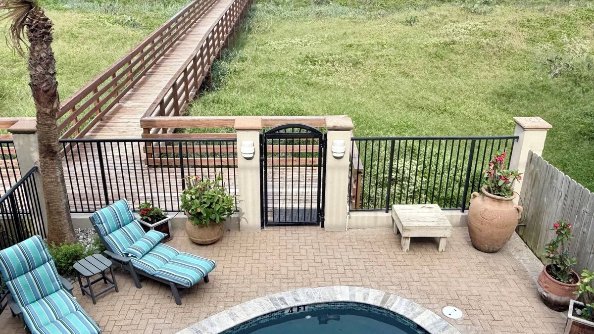 South Padre Island House | Stunning Beachfront Home - Newly remodeled for ‘25 - Sunrises & Sunsets Await!🏖️