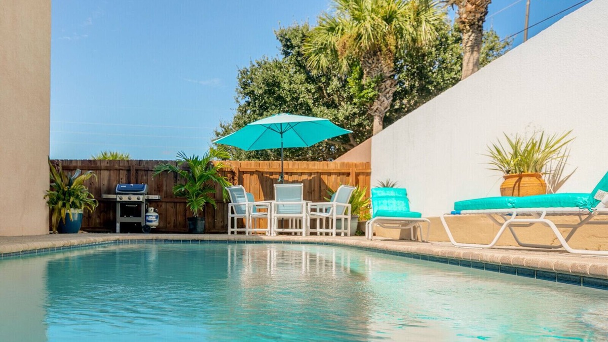 Port Canaveral House | Stunning Beach Home with Heated Pool, 200+ 5 star Reviews, Easy Beach Access!n