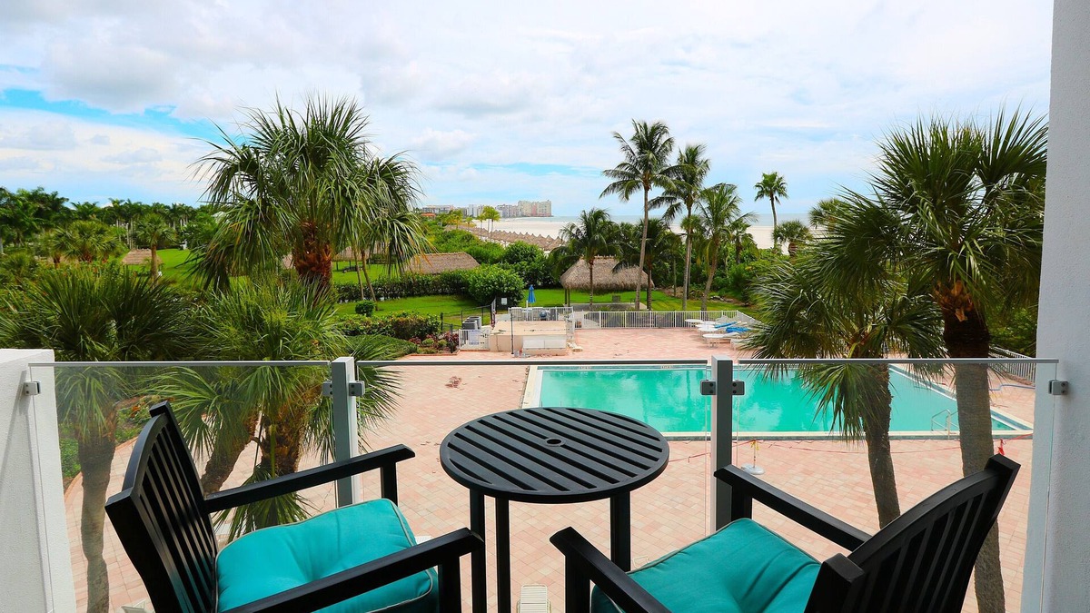 Marco Island Condo | Stunning Beachfront Seasonal Condo at Gulfview – Marco Island