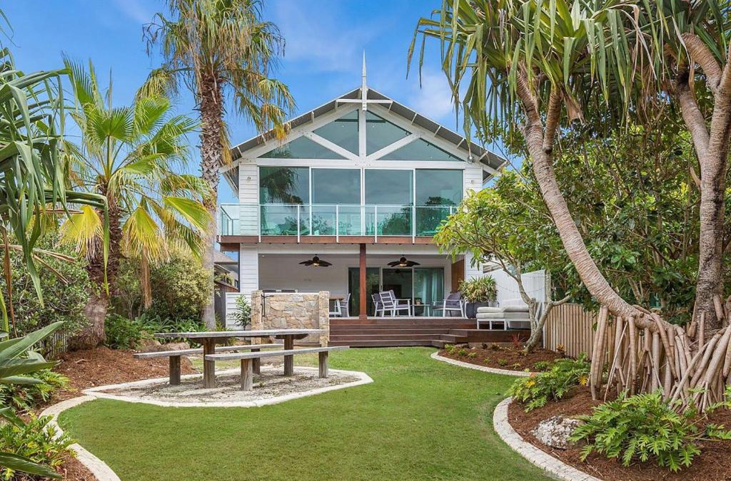 Casuarina House | Stunning Beachfront On She oak