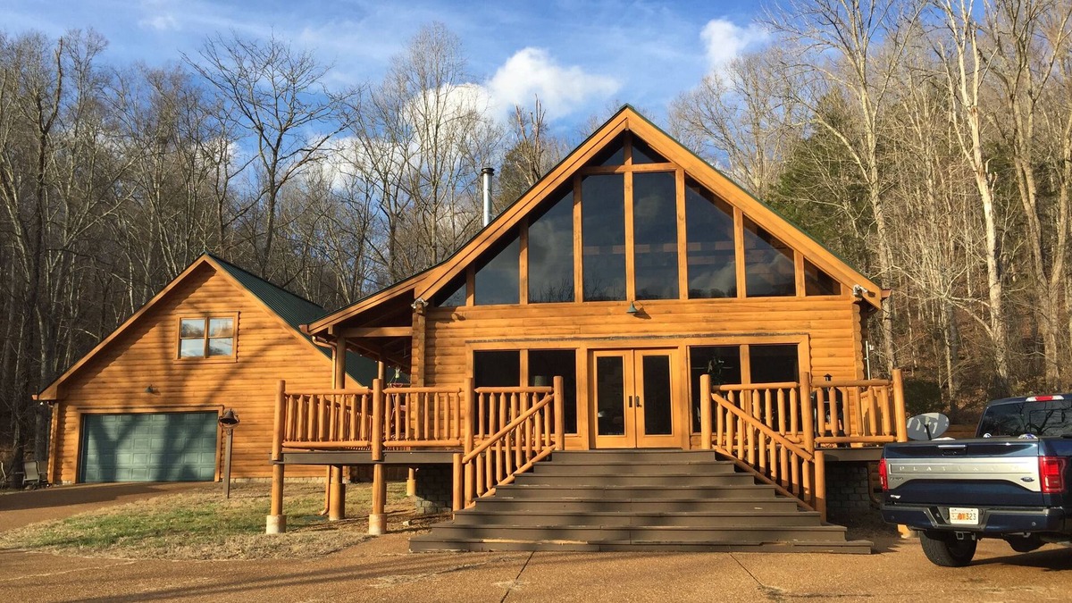 Franklin Cabin | STUNNING!- Beautiful Log Cabin in Leiper's Fork / Franklin, TN / Sleeps 7
