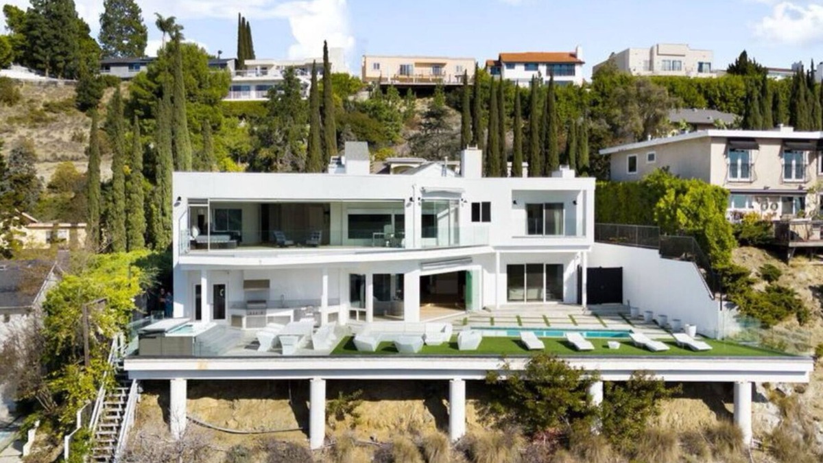 Nichols Canyon House | Stunning Contemporary 4-bedroom home overlooking Los Angeles & Sunset Strip