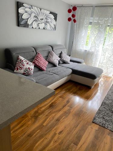 Heckmondwike Apartment | Stunning, contemporary Home from Home