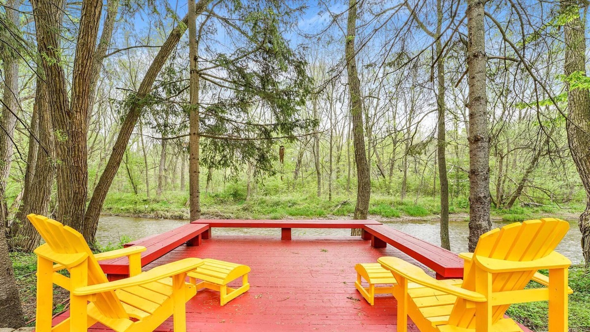Halton Regional Municipality Cottage | STUNNING COUNTRY COTTAGE w/ SAUNA & RIVER IN BURLINGTON