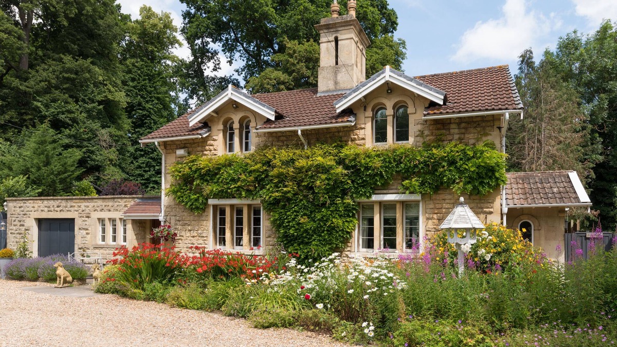 Bathford House | Stunning country house for up to 22 people with HOT TUBS!