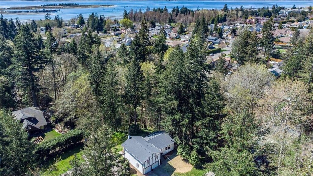 Comox House | Stunning Creekside Comox Character Home