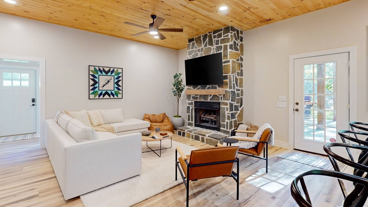 Foscoe Cottage | Stunning dog-friendly cottage with riverfront patio, hot tub, fire pit, & views