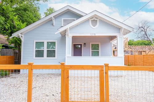 Denver Heights House | Stunning Elegance 4BR2.5 BA Near Vibrant Downtown
