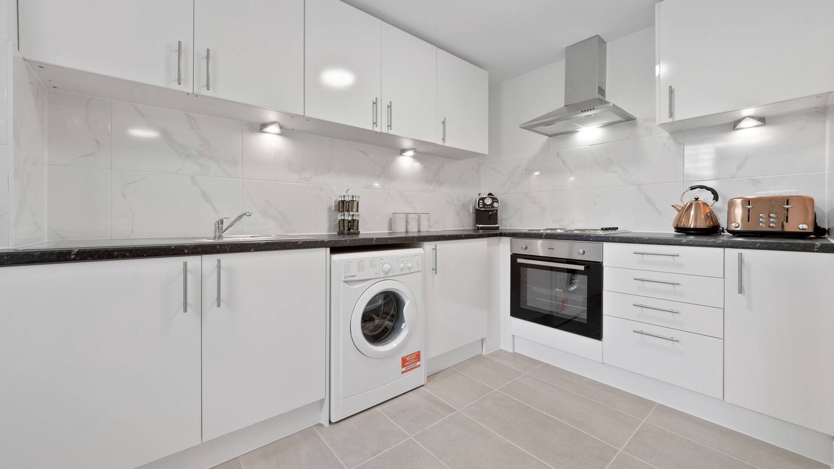 Penge Apartment | Stunning Ensuite Room Crystal Palace London Se20