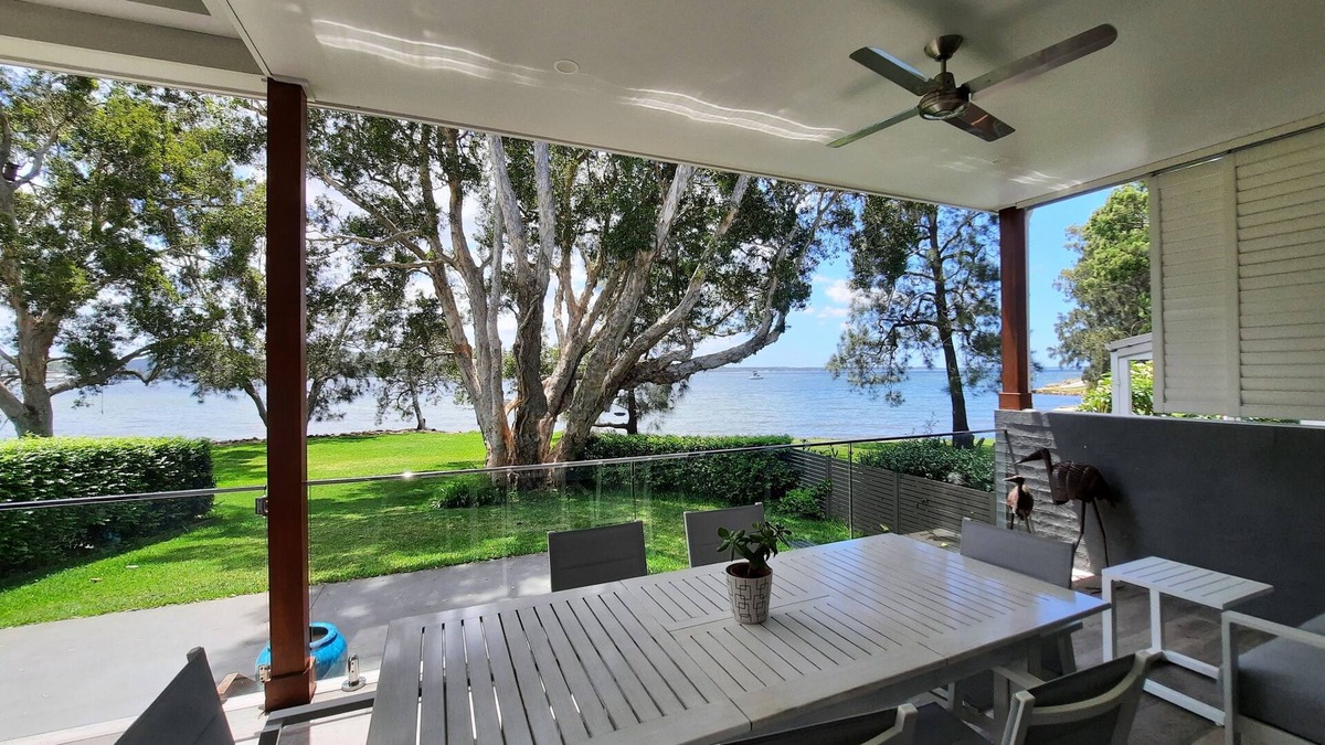 Soldiers Point House | Stunning Family Waterfront Getaway - Soldiers Point