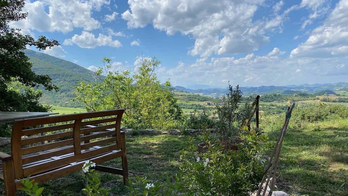 Colombara House | Stunning family home in hillside hamlet amid the northern Marche mountains