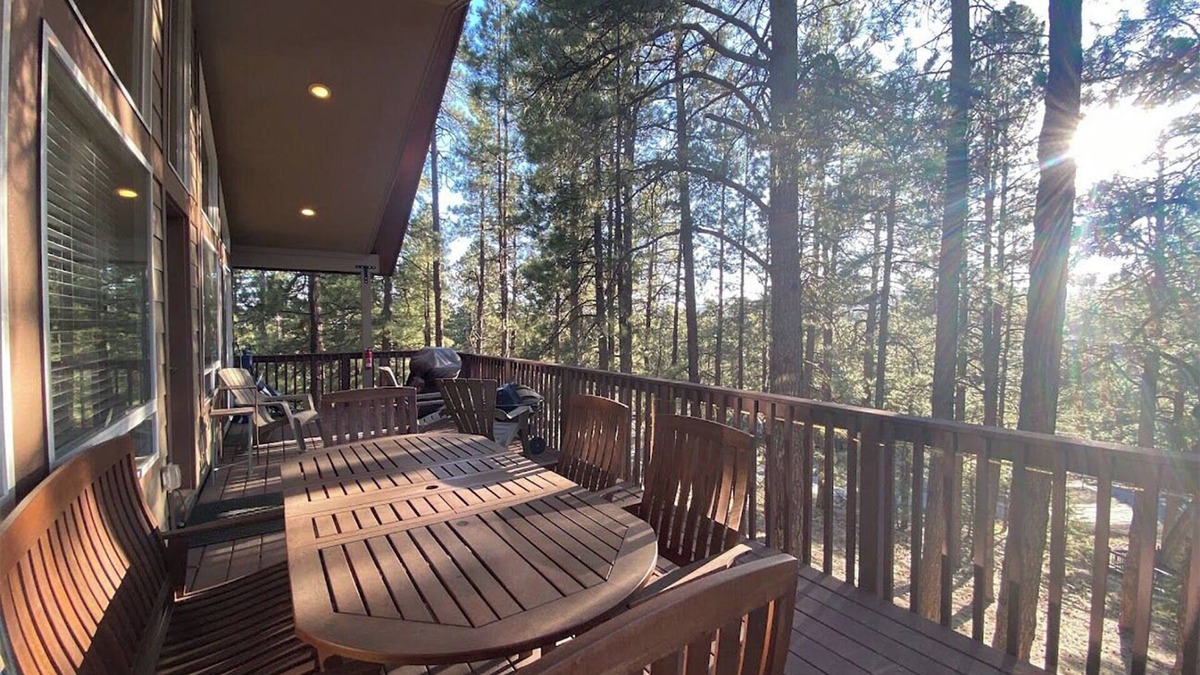 Kachina Village Cabin | Stunning Forest Views, Quiet street 4 bed/4 bath,