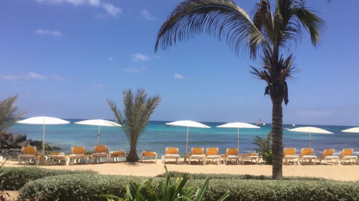 Santa Maria House | Stunning Front Line Apartment No 2, Sleeps 6 (3 Bedrooms)