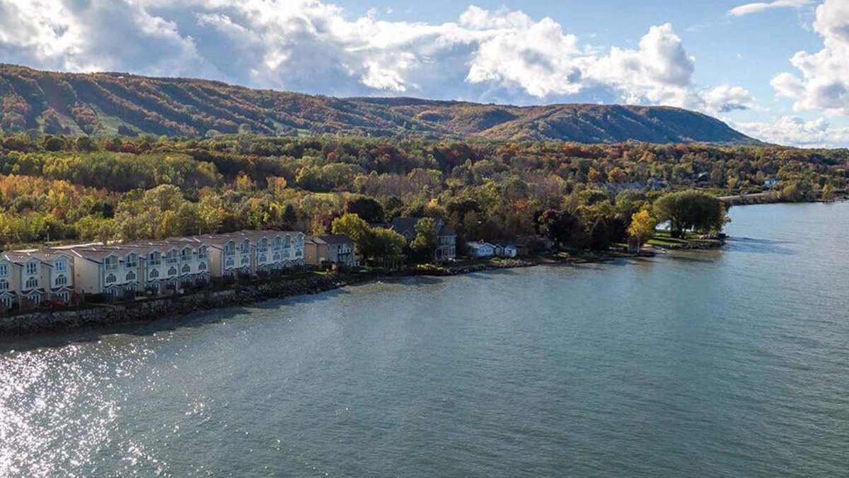 Craigleith House | Stunning Georgian Bay Waterfront Within the Blue Mountains