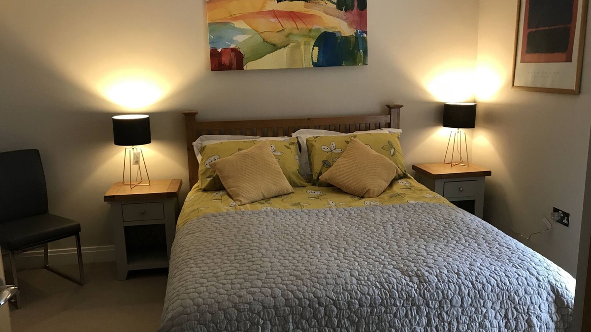 Canterbury Apartment | Stunning Ground Floor