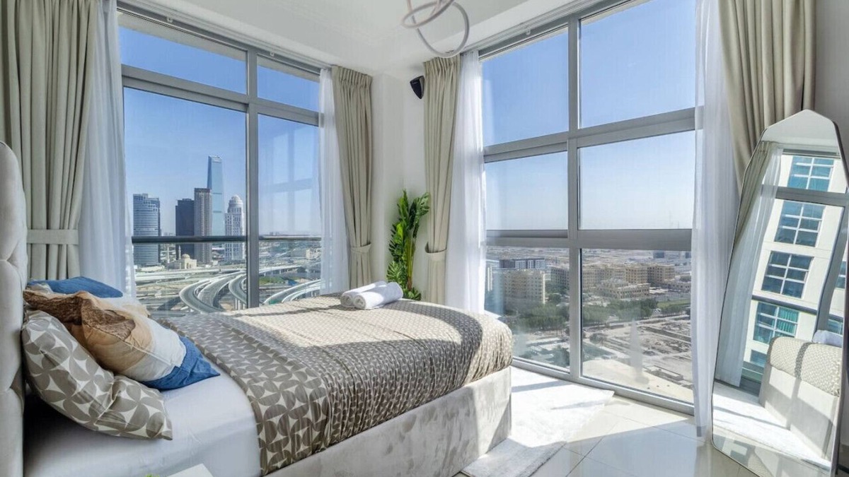 Jabal Ali 2 Apartment | Stunning High-Floor Apartment w Marina & Sea Views