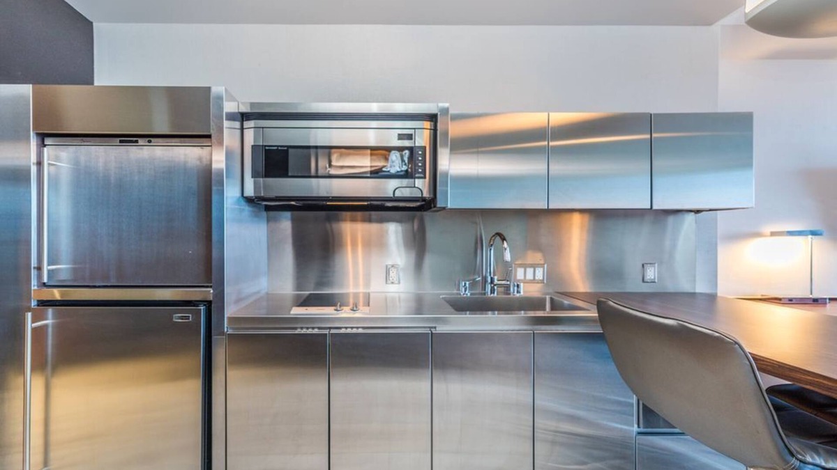 Las Vegas Apartment | Stunning High Rise Condo