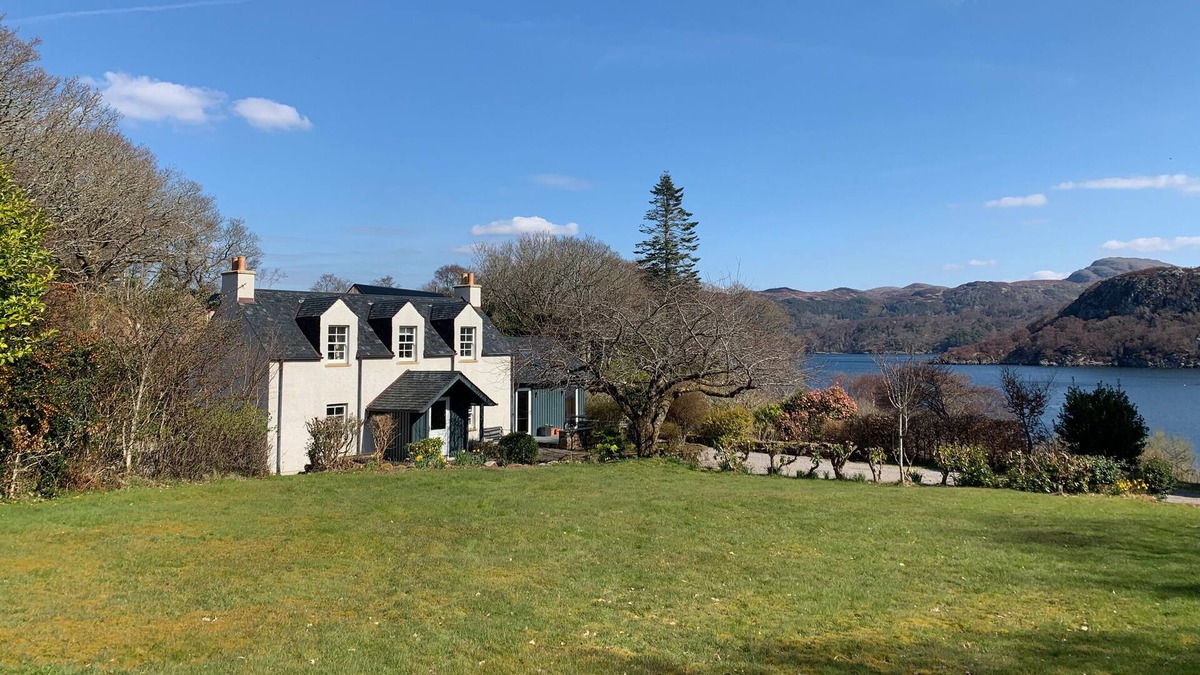 Gairloch Cottage | Stunning Highland hideaway with amazing sea and mountain views