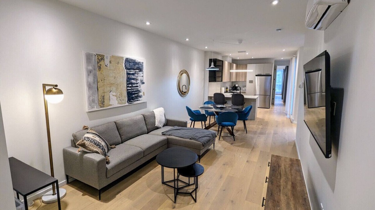 Plateau Mont Royal Apartment | Stunning Historic Apartment with Parc Lafontaine View