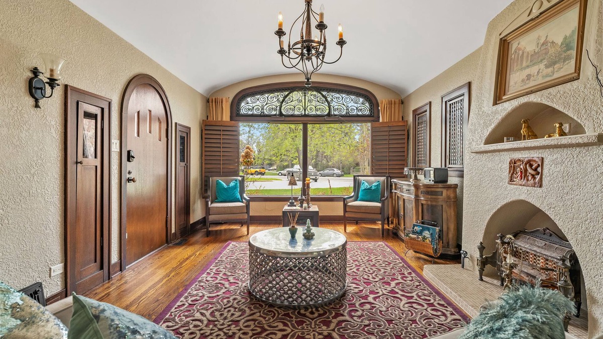 Southwest Calgary House | Stunning Historical Landmark in Elbow Park
