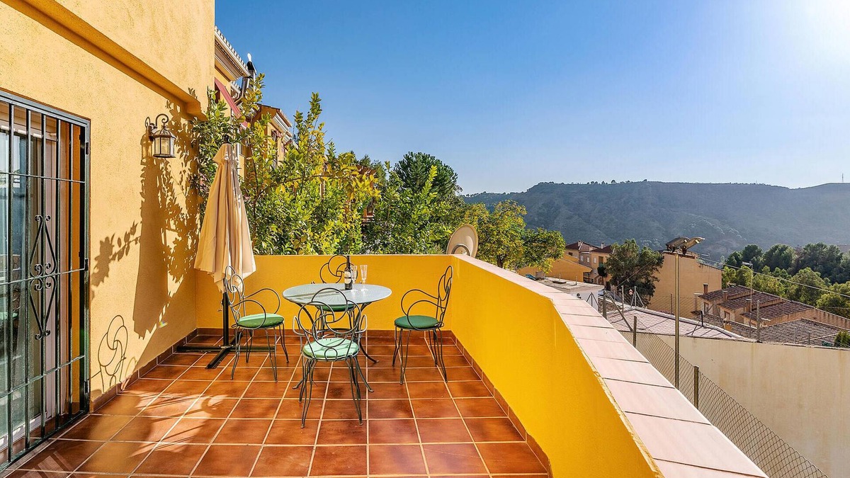 Cenes de la Vega House | Stunning home in Cenes de la Vega