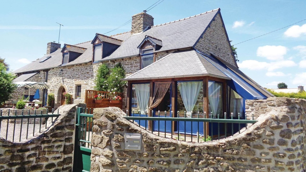 Brehand House | Stunning home in Bréhand with WiFi