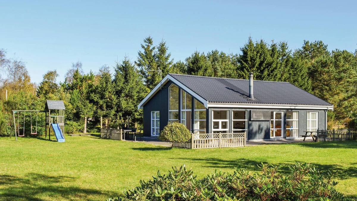 Øksenmølle House | Stunning home in Ebeltoft with sauna