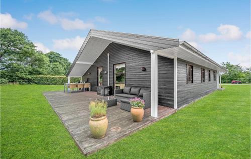 Krejbjerg House | Stunning Home In Ejstrupholm With Wifi